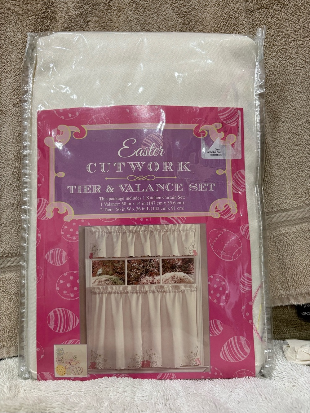 NWT Easter Cutwork Tier and Valence Curtain Set